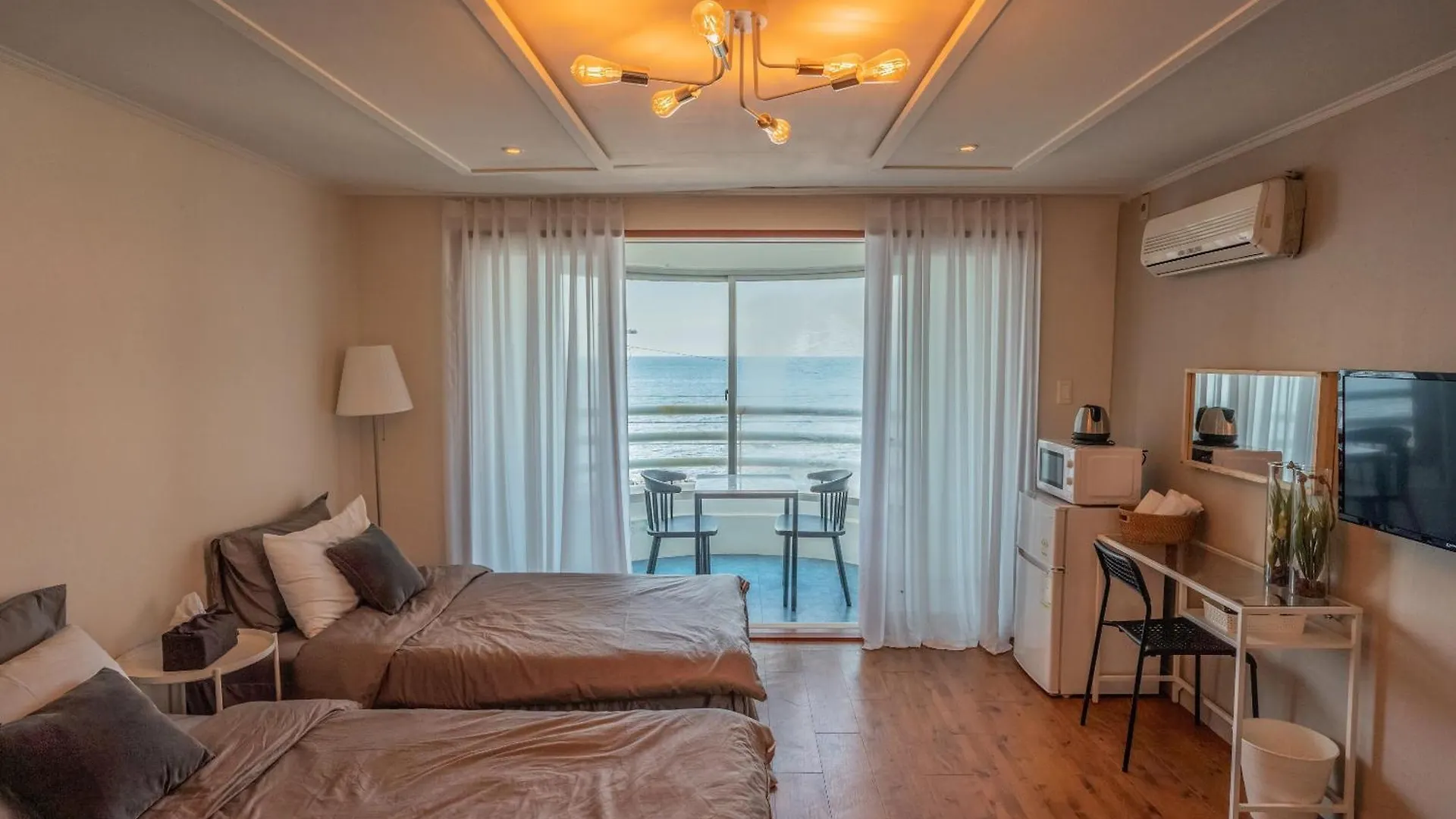Aewoleui Ondo Hotel Jeju Guest house