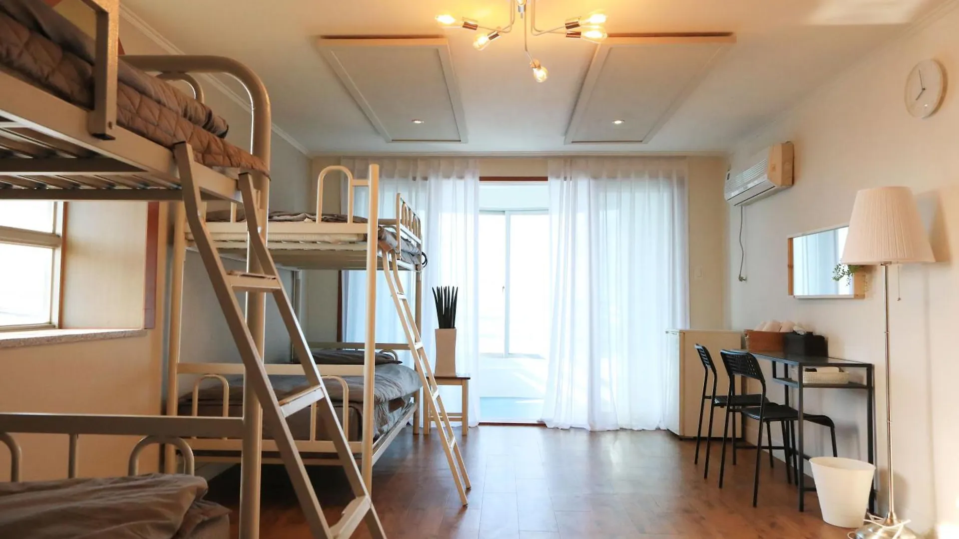 Aewoleui Ondo Hotel Jeju Guest house